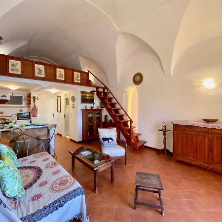 Holidaycasa Romano - Vacanza Nel Cuore Di Сперлонга Екстер'єр фото