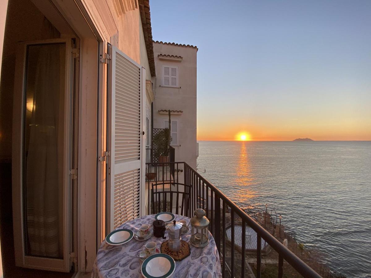 Holidaycasa Romano - Vacanza Nel Cuore Di Сперлонга Екстер'єр фото